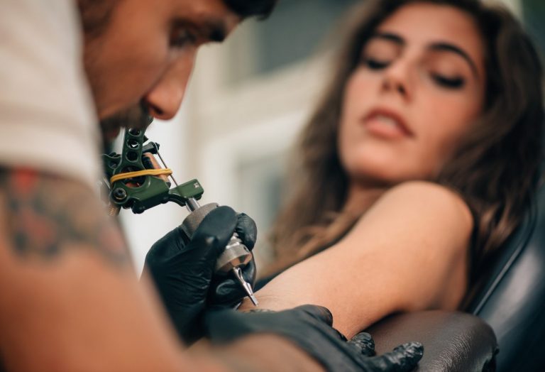 Handling the Ink: 6 Tips for Managing Tattoo Pain