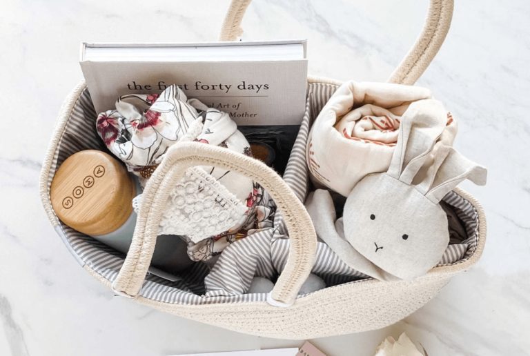How To Curate Baby Gift Hampers? 
