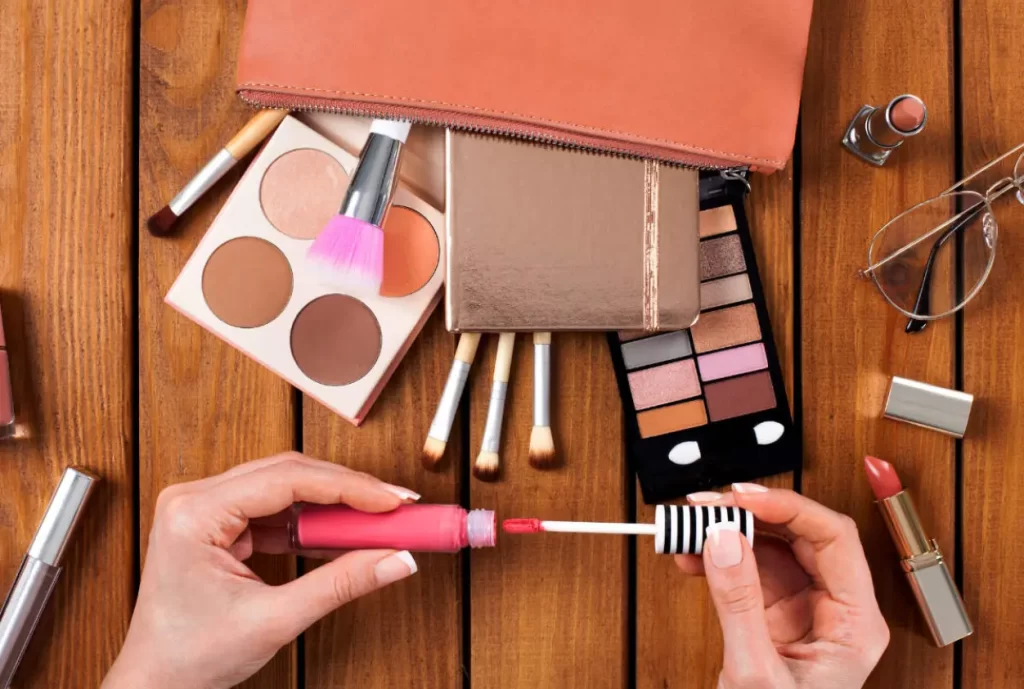 5 Must Have Makeup Accessories for Every Women
