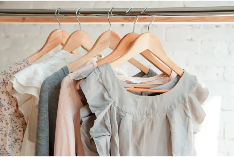 Top 4 Reasons To Purchase Custom Clothing